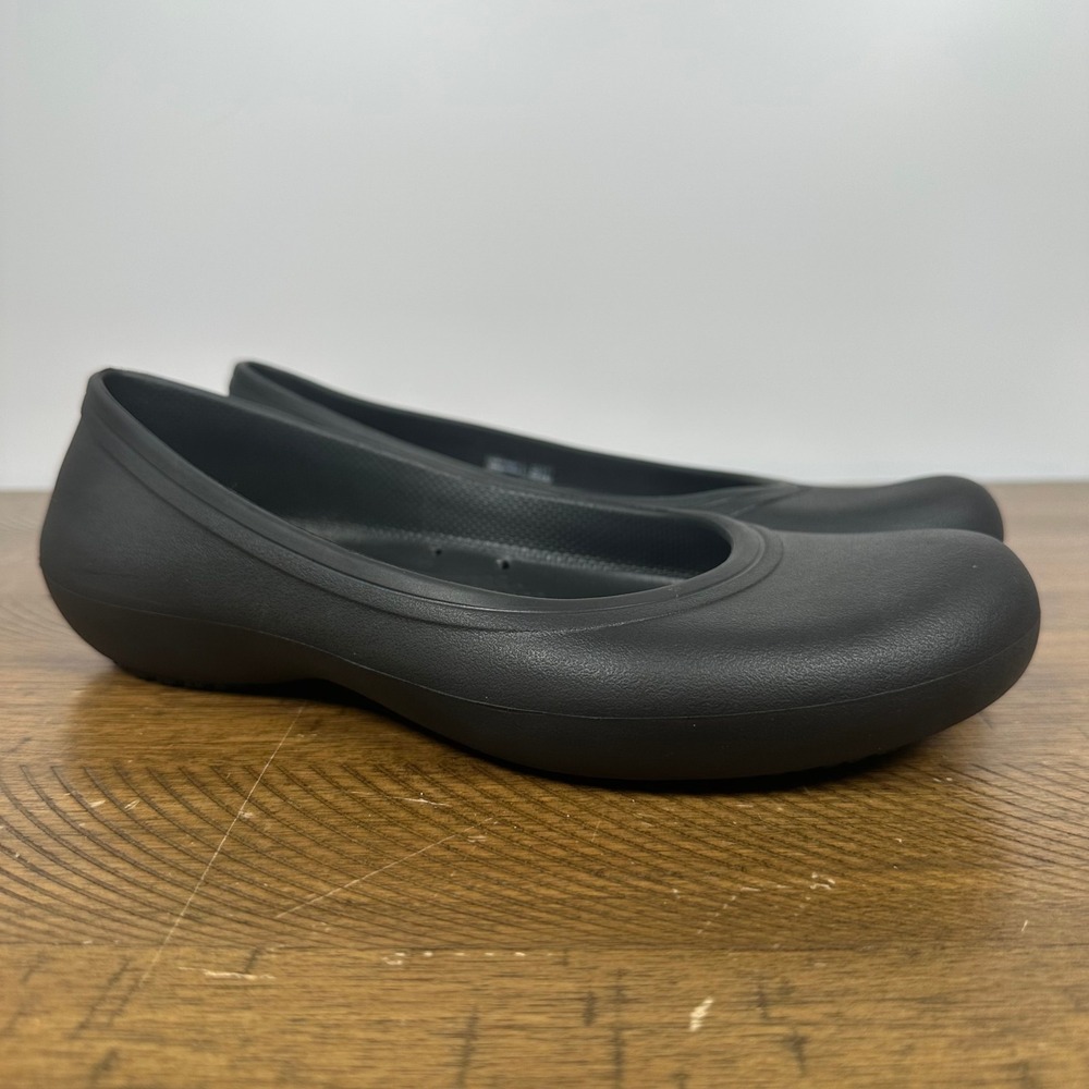 Crocs Flats Womens 9 Black Lock Work Slip Resistant Nursing Restaurant Shoes